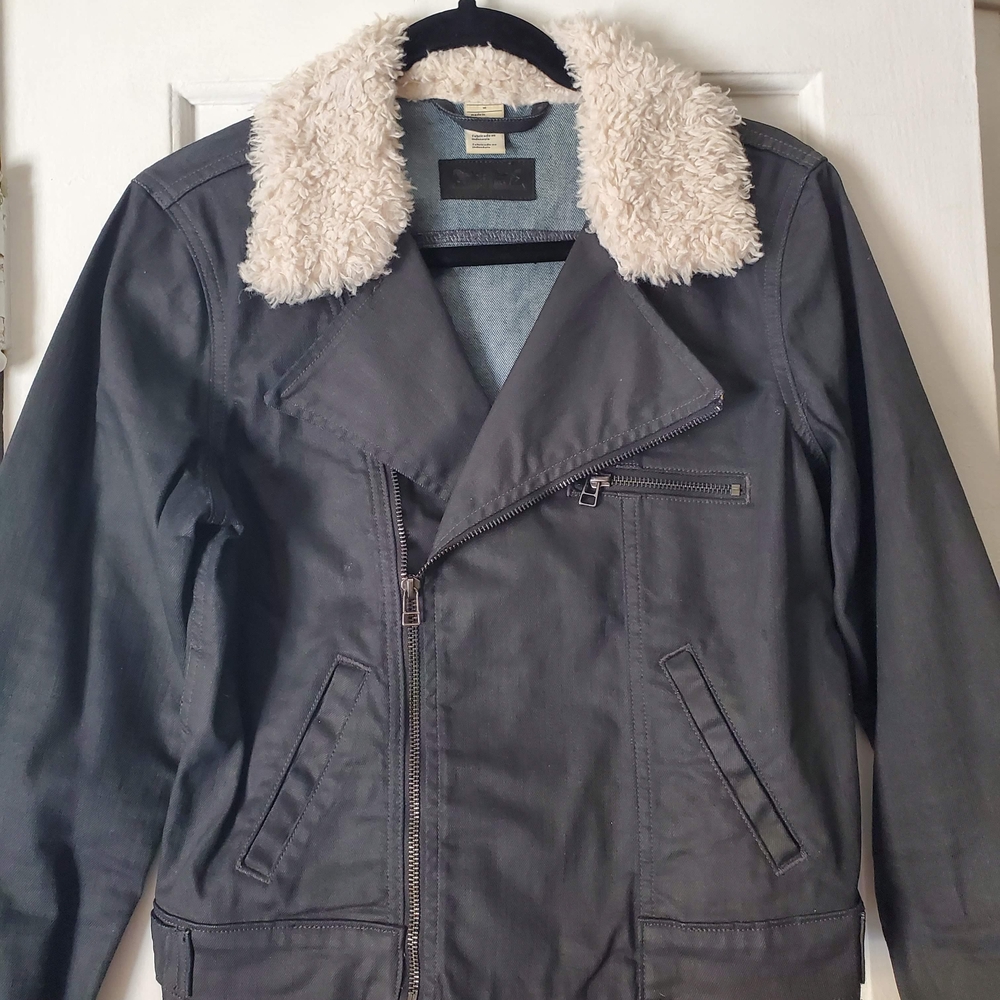 Levi's Dark Gray Jean Moto Jacket with Cream Fleece Collar - Picture 2 of 8